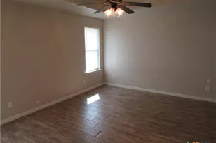 202 E Avenue H, Nolanville, TX 76559 - Photo 7