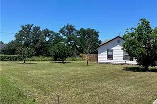 90 Huge Oak St, Bertram, TX 78605 - Photo 1