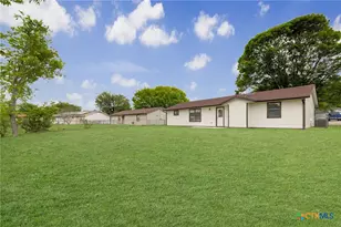 907 Hackberry St, Copperas Cove, TX 76522 - Photo 25