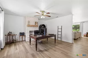 402 Colette Ct Ct, Belton, TX 76513 - Photo 5