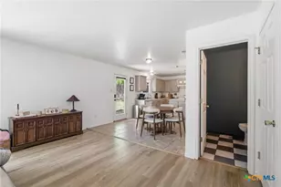 402 Colette Ct, Belton, TX 76513 - Photo 7