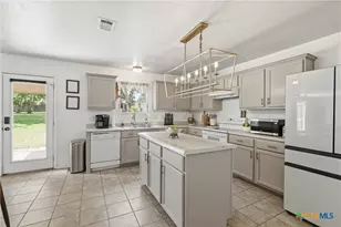 402 Colette Ct, Belton, TX 76513 - Photo 11