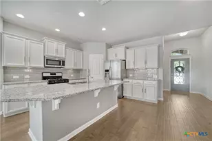 325 Oak Creek Way, New Braunfels, TX 78130 - Photo 9