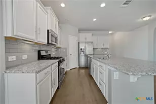 325 Oak Creek Way, New Braunfels, TX 78130 - Photo 7