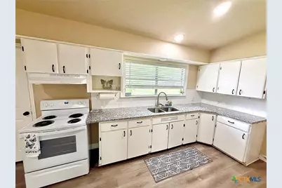 4713 Dahlia Lane, Victoria, TX 77904 - Photo 5