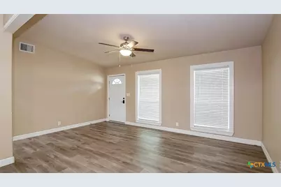 4713 Dahlia Lane, Victoria, TX 77904 - Photo 3