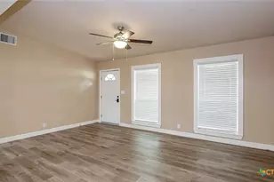 4713 Dahlia Ln, Victoria, TX 77904 - Photo 3