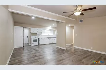 4713 Dahlia Lane, Victoria, TX 77904 - Photo 3