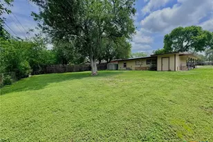 4713 Dahlia Ln, Victoria, TX 77904 - Photo 11
