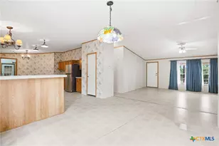 554 Cherry Ridge, Floresville, TX 78114 - Photo 15