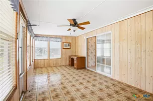 554 Cherry Ridge, Floresville, TX 78114 - Photo 9