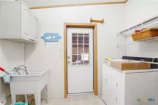 554 Cherry Ridge, Floresville, TX 78114 - Photo 31