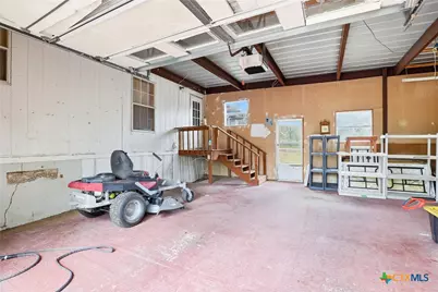 554 Cherry Ridge, Floresville, TX 78114 - Photo 29