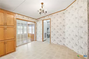 554 Cherry Ridge, Floresville, TX 78114 - Photo 13