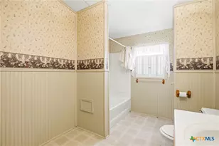 554 Cherry Ridge, Floresville, TX 78114 - Photo 27