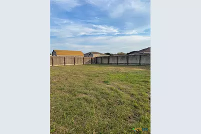 801 E Mesquite Lane, Victoria, TX 77901 - Photo 27