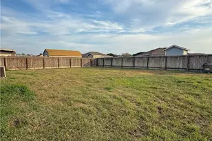 801 E Mesquite Ln, Victoria, TX 77901 - Photo 25