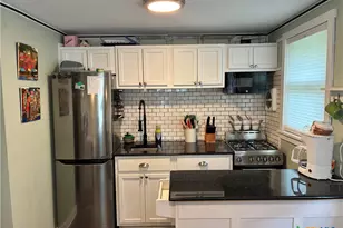 324 W Anders St, Marlin, TX 76661 - Photo 3