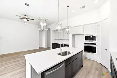 332 Puppy Dog Pass, San Marcos, TX 78666 - Photo 5