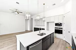 332 Puppy Dog Pass, San Marcos, TX 78666 - Photo 5