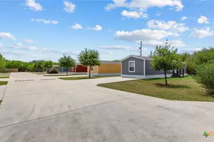 1911 Wald Rd, New Braunfels, TX 78132 - Photo 5