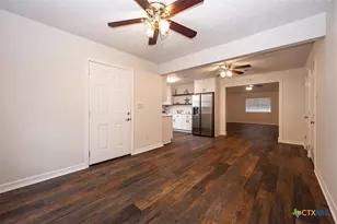 209 W Hogan Dr, Copperas Cove, TX 76522 - Photo 9