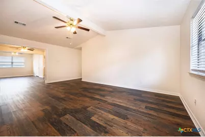 209 W Hogan Drive, Copperas Cove, TX 76522 - Photo 9