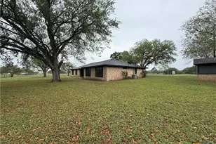 2243 Old Goliad Rd, Victoria, TX 77905 - Photo 5
