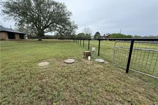 2243 Old Goliad Rd, Victoria, TX 77905 - Photo 45