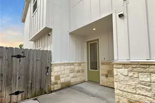 256 Sapphire, New Braunfels, TX 78130 - Photo 3