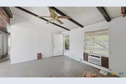 3651 E I-10, Seguin, TX 78155 - Photo 13