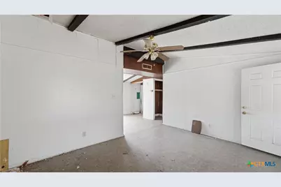 3651 E I-10, Seguin, TX 78155 - Photo 15