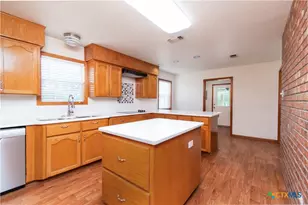 346 Elm Creek Rd, Rockdale, TX 76567 - Photo 9
