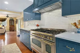 211 W Mimosa Cir, San Marcos, TX 78666 - Photo 15