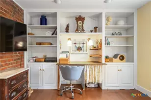 211 W Mimosa Cir, San Marcos, TX 78666 - Photo 11