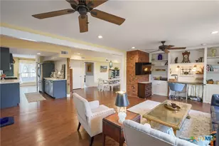 211 W Mimosa Cir, San Marcos, TX 78666 - Photo 13