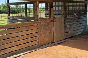 600 W Ave C, Milano, TX 76556 - Photo 25