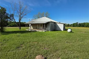 600 W Ave C, Milano, TX 76556 - Photo 5