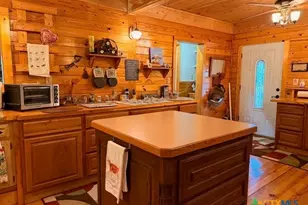 600 W Ave C, Milano, TX 76556 - Photo 7