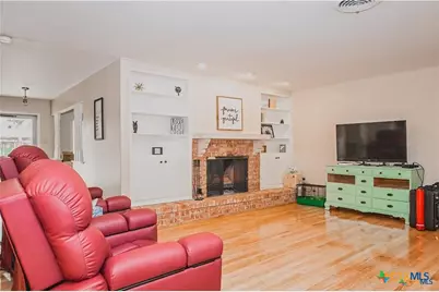 111 Dover Dell, Victoria, TX 77904 - Photo 3