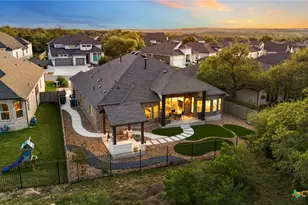 374 Bridle Trl, New Braunfels, TX 78132 - Photo 7