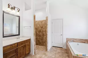 115 Sandstone Ct, Victoria, TX 77904 - Photo 15