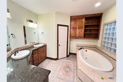 2264 Granada Hills, New Braunfels, TX 78132 - Photo 17