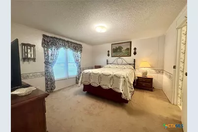 306 Turner Street, Yoakum, TX 77995 - Photo 19