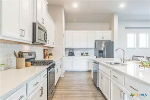 7901 Sunrise Ravine Pass, Lago Vista, TX 78645 - Photo 5