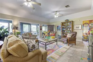 210 Royal George Cir, Mcqueeney, TX 78123 - Photo 15