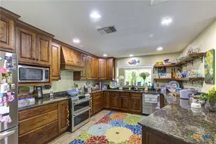 210 Royal George Cir, Mcqueeney, TX 78123 - Photo 19