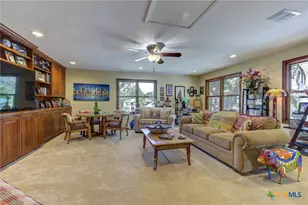 210 Royal George Cir, Mcqueeney, TX 78123 - Photo 33