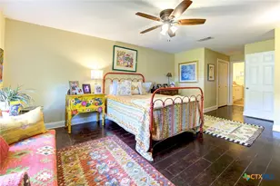 210 Royal George Cir, Mcqueeney, TX 78123 - Photo 29