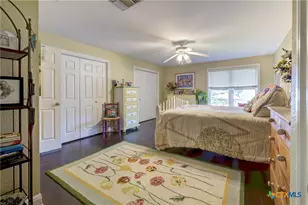 210 Royal George Cir, Mcqueeney, TX 78123 - Photo 25